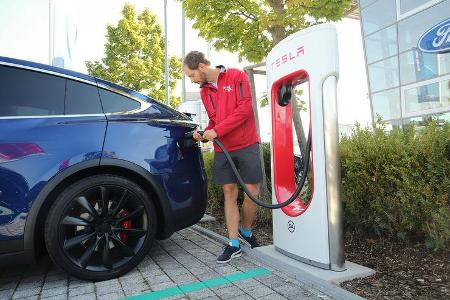 Tesla Model X P90D, Strom tanken