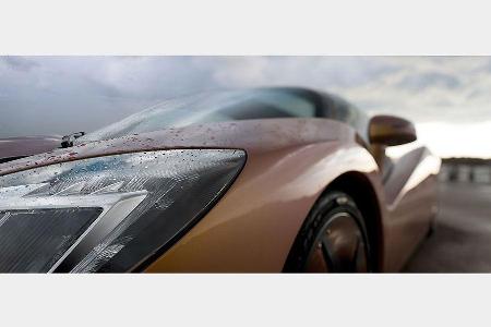 Die Seitenpartie überrascht mit schwungvoller Zickzack-Linie.