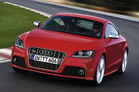 Lange erwartet wurde der Audi TTS. Das neue Topmodell des Ingolstädter Coupés absolvierte seinen ersten Fahrbericht ebenfall...