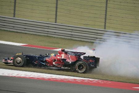 Dahinter sonderten einige Piloten hilfesuchend Rauchzeichen ab.