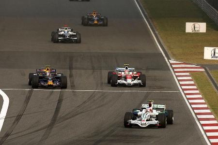 Aber außer ein paar kleineren Manövern im Hinterfeld tat sich nicht viel.