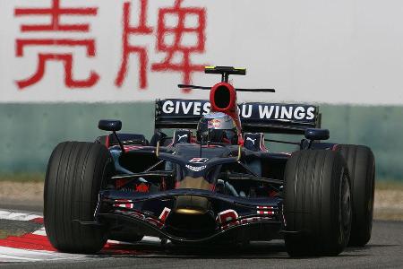 Sebastian Vettel fiel nach einem verpatzten ersten Boxenstopp aus den Punkten.