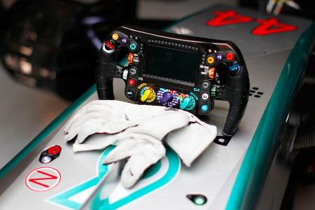 Hamilton - Mercedes - Barcelona Test 2 - 2015