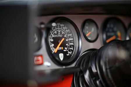 Lamborghini Countach 5000S, Armaturen