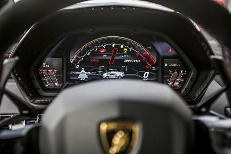 Lamborghini Aventador SVJ, Armaturen