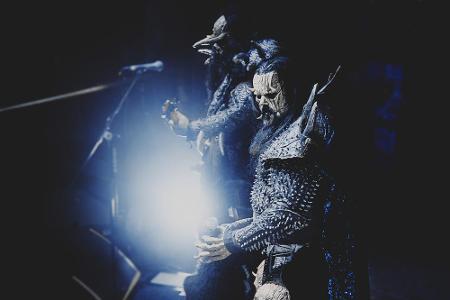 Eine weitere Ausnahme ist die Metal-Band Lordi aus Finnland. Die haben es 2006 auf den ESC-Thron geschafft. Auch wenn es hie...