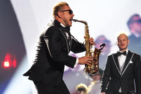 ... nämlich ein unfreiwilliger Internetstar mit dabei. Ja genau, der mit dem Saxofon. Der sogenannte Epic Sax Guy spielte ei...