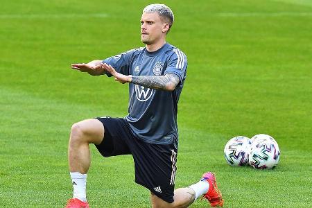 Ende 2020 noch drei Mal für die Nationalmannschaft im Einsatz, nun drei Mal über 90 Minuten auf der Bank. Sammelte in der Er...