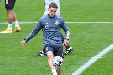 Hatte sich seine erste Berufung für die A-Nationalmannschaft redlich verdient, glänzt mit seinen 17 Jahren bereits mit sehr ...