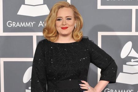 Stolze 45 Kilo soll Adele inzwischen mit der sogenannten Sirtfood-Diät abgespeckt haben. Zahlreiche Instagram-Fotos zeigen d...