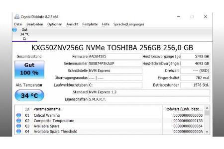 CrystalDiskInfo zeigt Informationen über die SSD-Festplatten an, ohne Benchmarks durchzuführen.