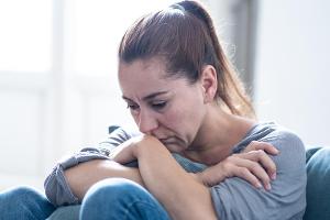 Viele Menschen leiden durch die Corona-Pandemie unter Depressionen.