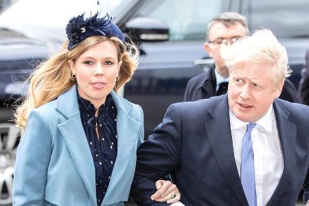 Boris Johnson an der Seite von Carrie Symonds - der Mutter seines Sohnes Wilfred Lawrie Nicholas und offenbar nun auch Ehefr...