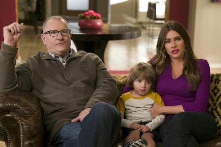 Ed O'Neill schafft es sogar gleich zweimal in die Liste. Denn auch als Familienoberhaupt Jay Pritchett in der erfolgreichen ...