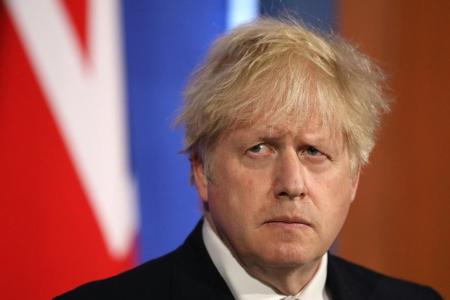 Britischer Premier Johnson bestätigt Rückkehr von Zuschauern