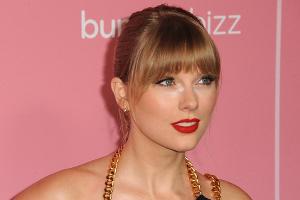 Taylor Swift ist nicht nur die erste Frau, sondern auch die erste Nicht-Britin, die den "Global Icon"-Award bei den Brit Awa...