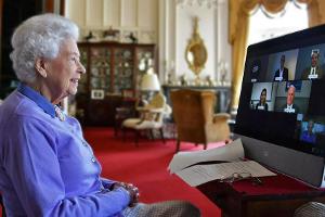 Queen Elizabeth II. im Videochat mit Vertretern der Organisation "Royal Life Saving Society".