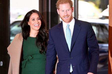 Den ersten öffentlichen Auftritt nach der Rückkehr aus dem südlichen Afrika nach London absolvierten sie - Hand in Hand - be...