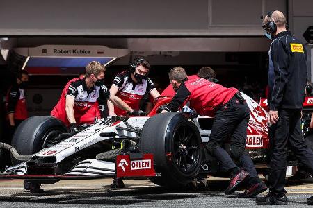 Alfa Romeo - 18 Zoll - Reifentest - Pirelli - Radkappe - Barcelona - 2021