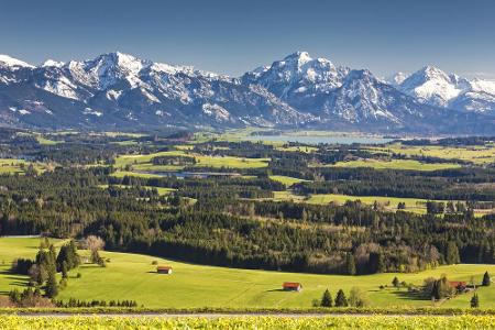 Im Allgäu gibt es wegen der Alpen unzählige, tolle Wanderwege. Immer ein Erlebnis: der Grünten in Kempten. Er heißt nicht um...