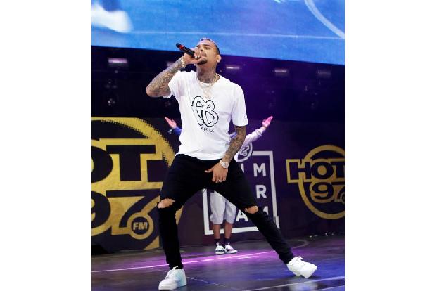 Ein Jahr später ist Chris Brown in eine Schlägerei verwickelt, in der auch Rapper-Kollege Drake die Fäuste schwingt. Prompt ...