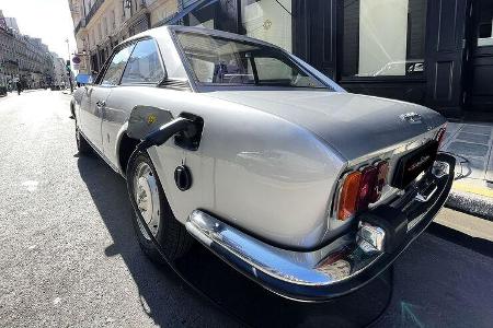 Elektrisches Peugeot 504 Coupé von Retrofuture.