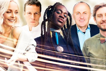 Janin Ullmann, Uwe Kanthak (blaues Hemd), Ivy Quainoo (Zöpfe), Matthias Arfmann und Constantin Zöller sitzen in der deutsche...