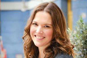 Überraschendes Comeback bei "Unter uns": Schauspielerin Tatiani Katrantzi steigt nach 23 Jahren wieder ein.