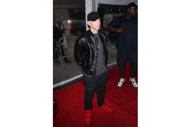 ...Eminem ist berüchtigt für seine Diss Tracks. Mariah hatte in ihrem Hit 'Obsessed' Eminem angegriffen und zudem geleugnet,...