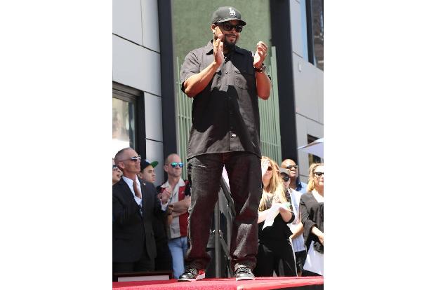 ...Ice Cube mit seiner alten Gruppe NWA, die nach Ices Ausstieg nicht gut auf ihn zu sprechen war. 'No Vaseline' war Ice Cub...