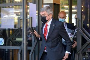 DOSB-Krise: Besorgter Bach fordert rasche Aufklärung