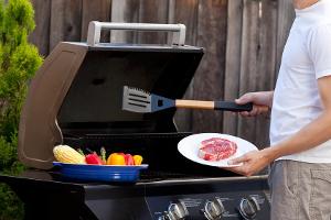 Anfänger sollten beim Grillen mit Gas eine Sicherheitsregeln beachten.