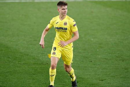 Holte sich nach einem Zusammenstoß mit Pogba früh eine Kopfverletzung und musste mit Turban weiterspielen. Ließ sich davon n...