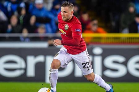 Sammelte in der hohen Feldpositionen viele Ballaktionen und probierte sich ständig an schnellen Kombinationen mit Rashford. ...