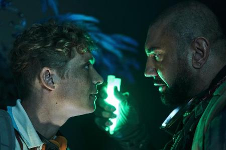 Dave Bautista (r.) und Matthias Schweighöfer in 