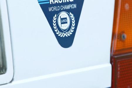 Lancia Delta HF integrale, Schild, Emblem