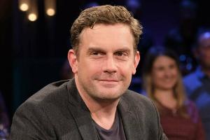 Schauspieler Sebastian Bezzel darf wohl getrost als Krimi-Experte bezeichnet werden.