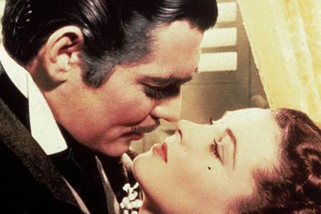 Bei berühmten Film-Küssenden dürfen diese beiden natürlich nicht fehlen: Clark Gable als Rhett Butler und Vivien Leigh als S...
