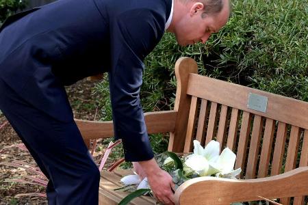 Prinz William legte einen Blumenkranz nieder.