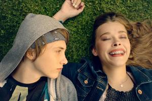 "Alles Isy": Der 16-jährige Jonas (Michelangelo Fortuzzi) ist in seine beste Freundin Isy (Milena Tscharntke) verliebt