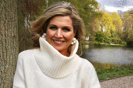 Königin Máxima strahlt zu ihrem Geburtstag in die Kamera.