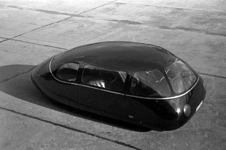 Dr. Ing. Karl Schlör erreichte einen cW-Wert mit abgedeckten Rädern von 0,14 - eine Sensation.