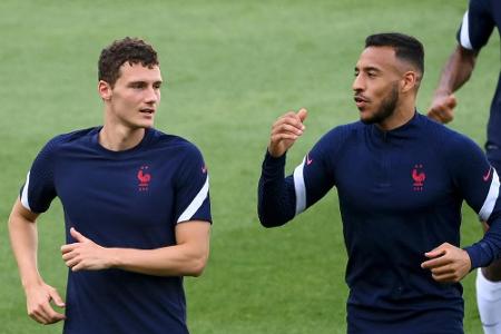 Frankreich stellt auf Dreierkette um - Schweiz mit fünf Bundesligaprofis