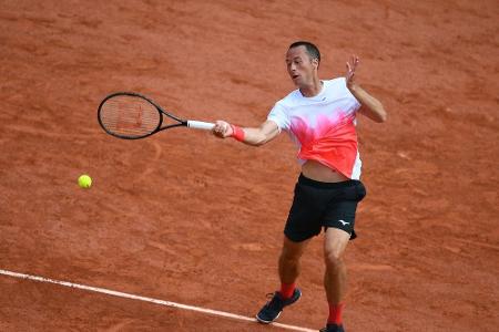 Struff marschiert ins Achtelfinale von Paris, Kohlschreiber scheitert