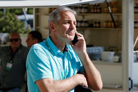 Bundesliga-Rekordspieler Körbel sorgt sich um Werte