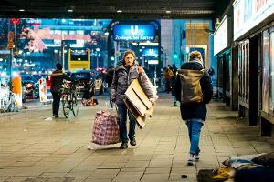 Schauspieler Timo Jacobs spielt im "Tatort: Die dritte Haut" den Obdachlosen Micha Kowalski, der sich nach seinen beiden kle...