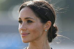 Viele ehemalige Mitarbeiter stellen sich nach wie vor gegen Herzogin Meghan.