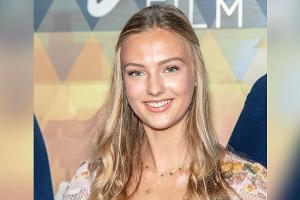 Lilly Krug spielt neben John Malkovich in "Shattered".