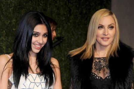 Madonna (62) und ihre Tochter Lourdes (24). Neben Lourdes werden der Queen of Pop wahrscheinlich auch Rocco, David Banda, Me...
