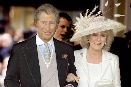 2005 gibt es ein Happy End für Charles: Er heiratet seine langjährige Geliebte Camilla Parker Bowles.